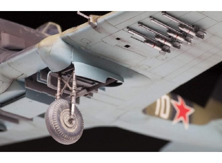 Zvezda 4825 - Maqueta avión combate...