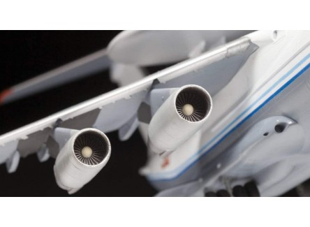 Zvezda 7024 - Maqueta avión Ruso...