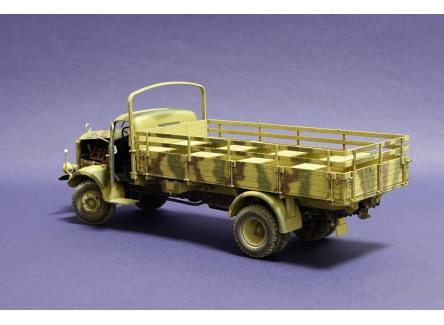 Zvezda 3596 - Maqueta camión Schwerer...