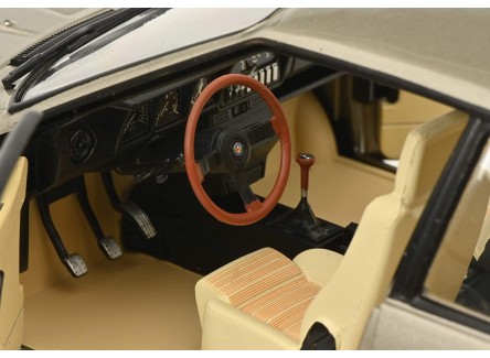 Solido 1802304 - Alfa Romeo GTV6...