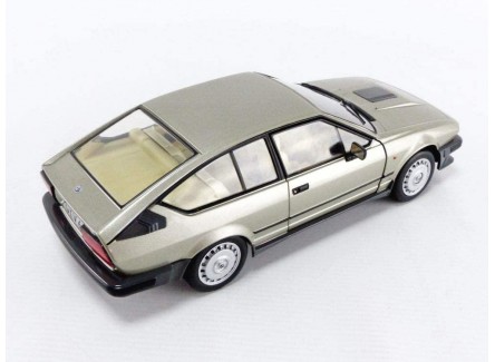 Solido 1802304 - Alfa Romeo GTV6...