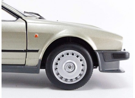 Solido 1802304 - Alfa Romeo GTV6...