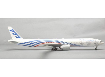 Zvezda 7012-  Maqueta avión civil...