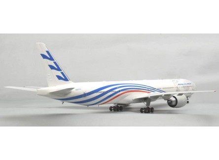 Zvezda 7012-  Maqueta avión civil...