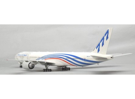 Zvezda 7012-  Maqueta avión civil...