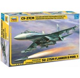 Zvezda 7295 - Maqueta caza...