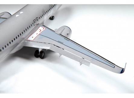 Zvezda 7037 - Maqueta avión civil...