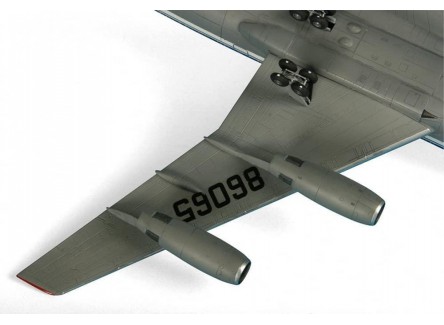 Zvezda 7001 - Maqueta avión civil...