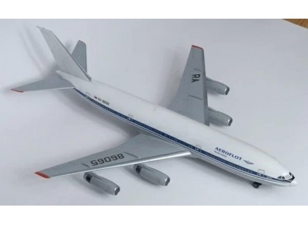 Zvezda 7001 - Maqueta avión civil...