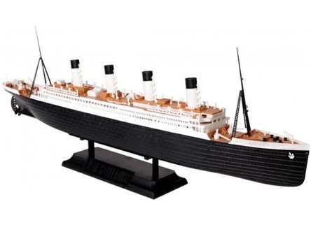Zvezda 9059 - Maqueta barco R.M.S....
