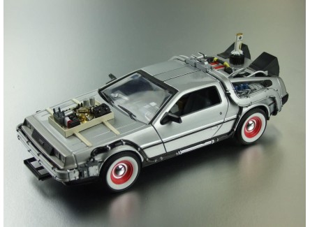 Welly 22444 - Coche Regreso al Futuro...