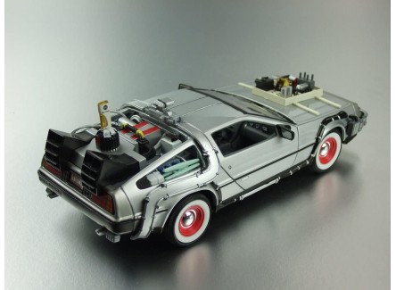 Welly 22444 - Coche Regreso al Futuro...