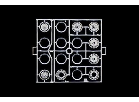 Italeri 3910 –  Camión Scania 143M...