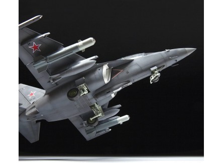 Zvezda 4818 - Bombardero Russian...